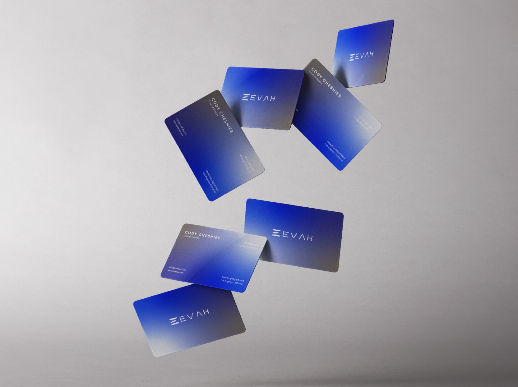 Tarjetas de presentación de EVAH con degradado azul y el logotipo